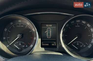 Лифтбек Skoda Superb 2012 в 