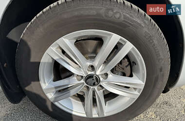 Лифтбек Skoda Superb 2012 в 