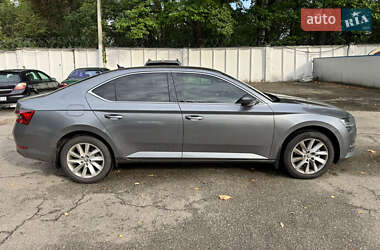 Лифтбек Skoda Superb 2023 в 
