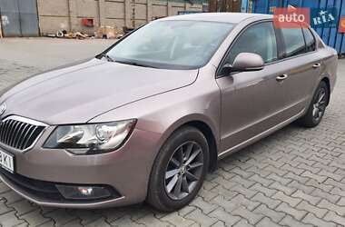 Ліфтбек Skoda Superb 2014 в 
