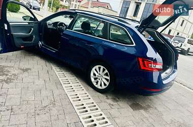 Универсал Skoda Superb 2018 в 