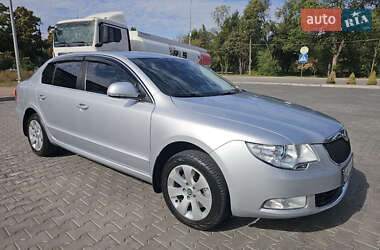 Лифтбек Skoda Superb 2011 в 