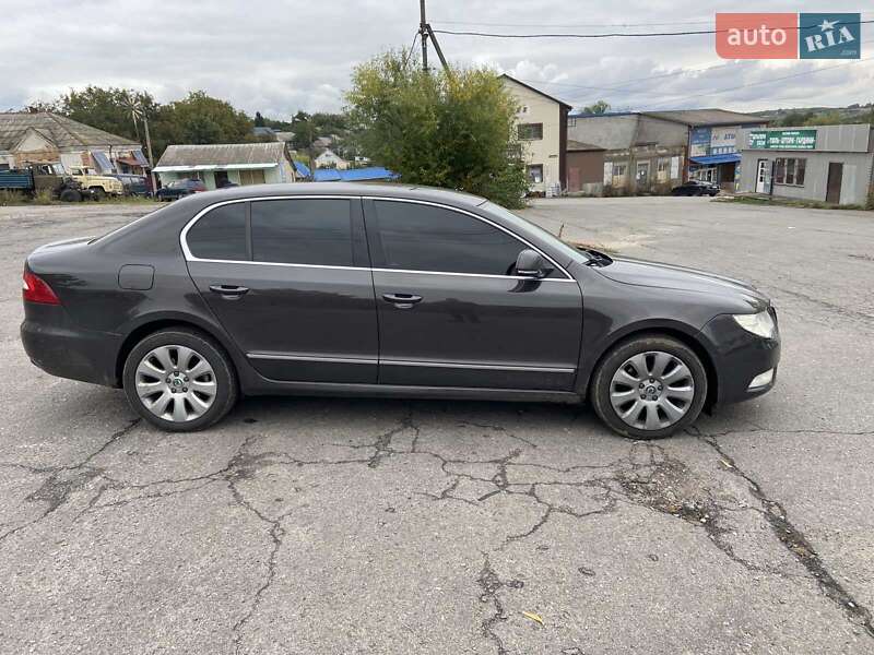 Лифтбек Skoda Superb 2011 в 
