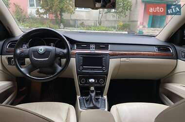Лифтбек Skoda Superb 2011 в 