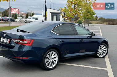 Лифтбек Skoda Superb 2017 в 
