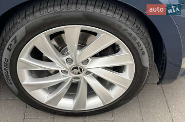 Лифтбек Skoda Superb 2017 в 