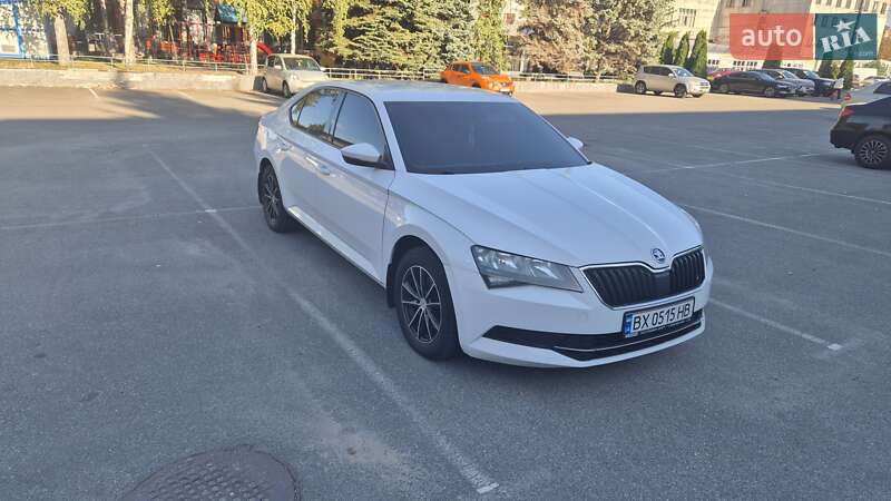 Лифтбек Skoda Superb 2015 в Киеве фото 3 Лифтбек Skoda Superb 2015 в Киеве