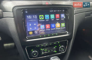 Лифтбек Skoda Superb 2014 в 