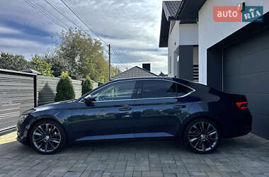 Лифтбек Skoda Superb 2019 в 