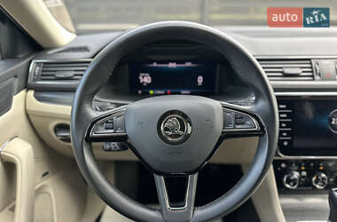 Лифтбек Skoda Superb 2019 в 