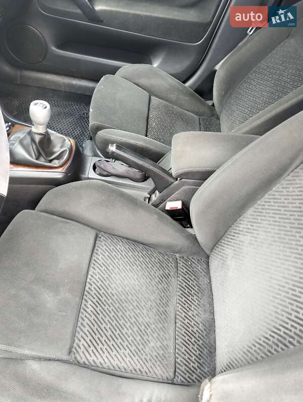 Лифтбек Skoda Superb 2002 в Кривом Роге фото 4 Лифтбек Skoda Superb 2002 в Кривом Роге