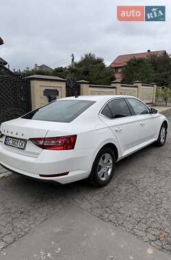 Лифтбек Skoda Superb 2020 в 