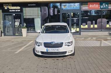 Лифтбек Skoda Superb 2012 в 