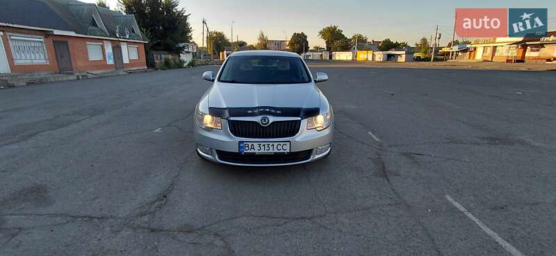 Лифтбек Skoda Superb 2011 в 