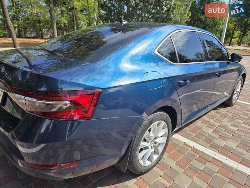 Лифтбек Skoda Superb 2021 в Кропивницком