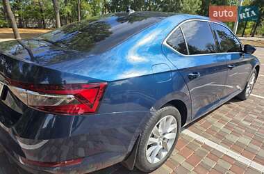 Лифтбек Skoda Superb 2021 в 