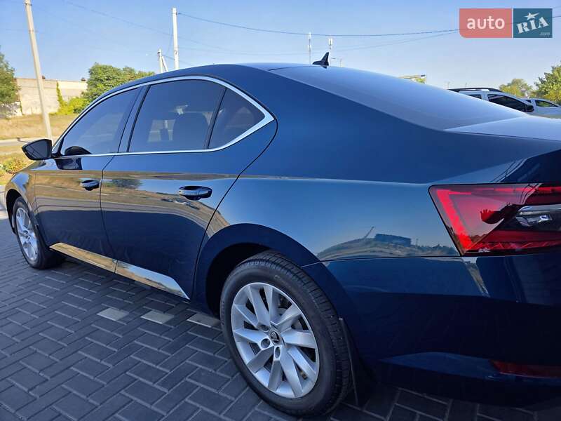 Лифтбек Skoda Superb 2021 в Кропивницком