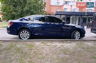 Ліфтбек Skoda Superb 2016 в  фото 5 Ліфтбек Skoda Superb 2016 в