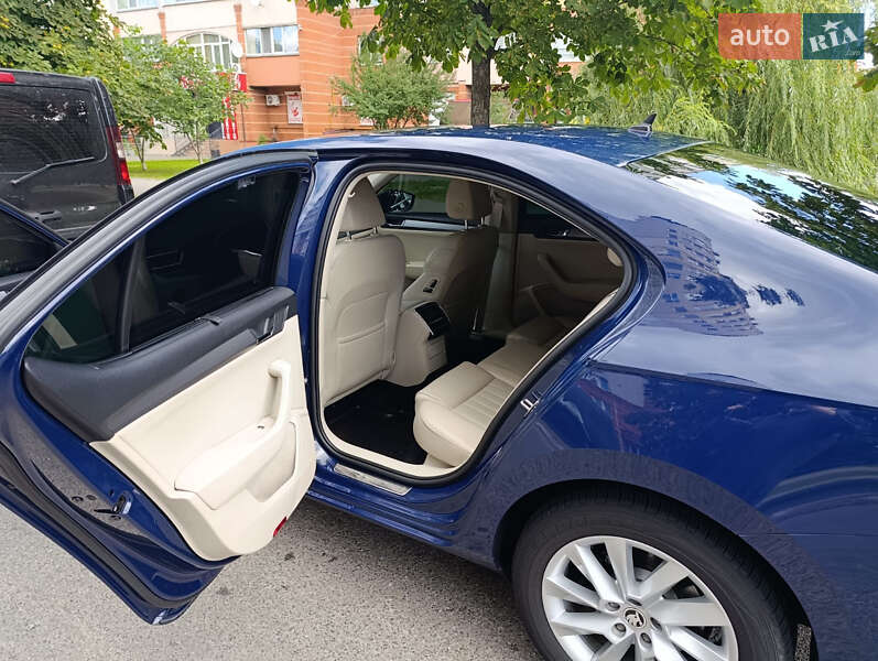 Лифтбек Skoda Superb 2016 в Киеве