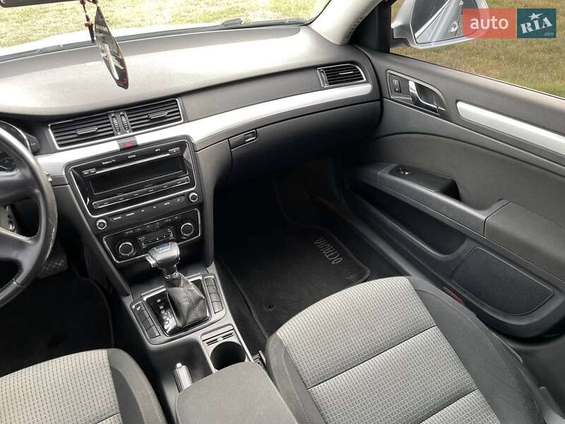 Лифтбек Skoda Superb 2012 в Миргороде