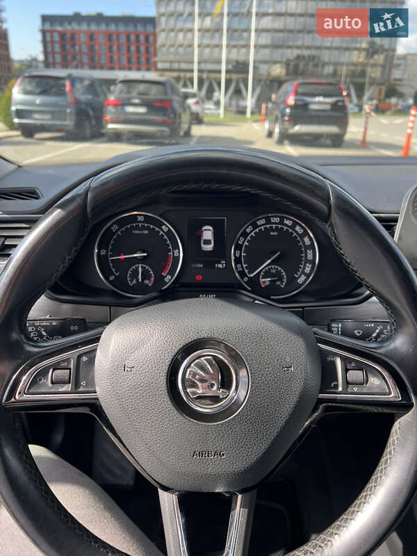 Лифтбек Skoda Superb 2015 в Львове