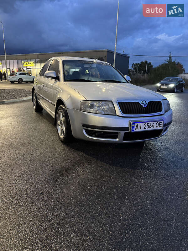 Лифтбек Skoda Superb 2006 в Днепре
