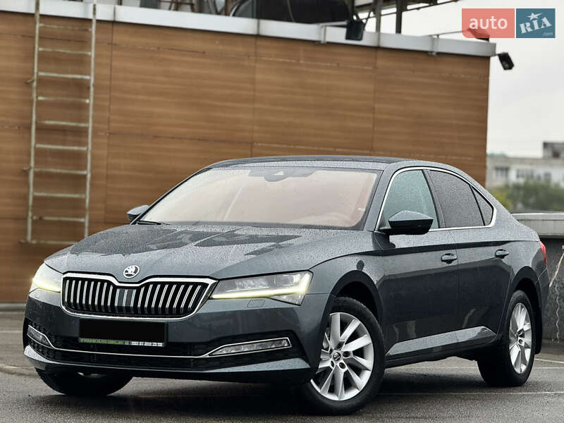 Лифтбек Skoda Superb 2020 в 