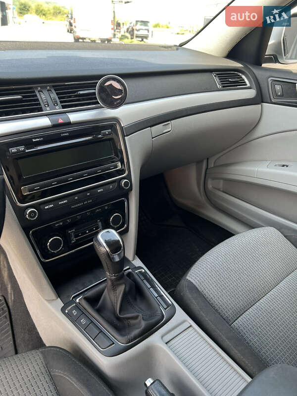 Универсал Skoda Superb 2010 в Хусте