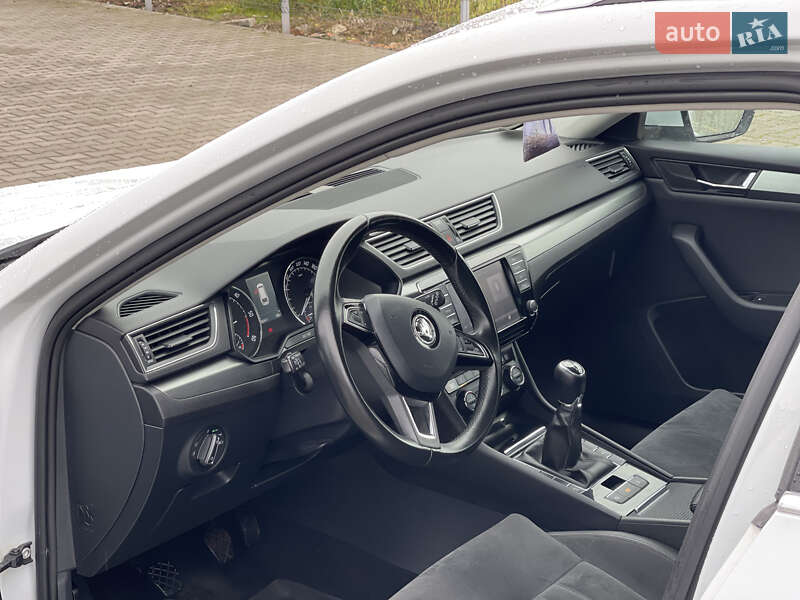 Универсал Skoda Superb 2016 в Нововолынске фото 37 Универсал Skoda Superb 2016 в Нововолынске