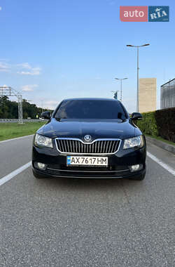 Лифтбек Skoda Superb 2013 в 