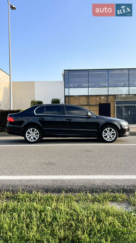 Лифтбек Skoda Superb 2013 в Киеве