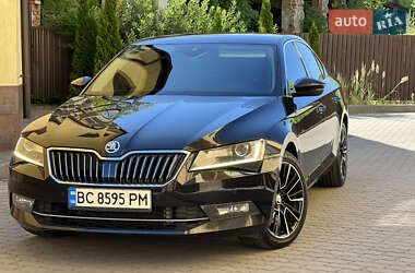 Лифтбек Skoda Superb 2017 в 