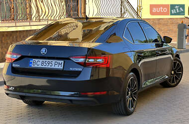 Лифтбек Skoda Superb 2017 в 