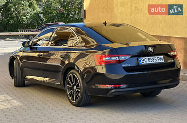 Лифтбек Skoda Superb 2017 в 