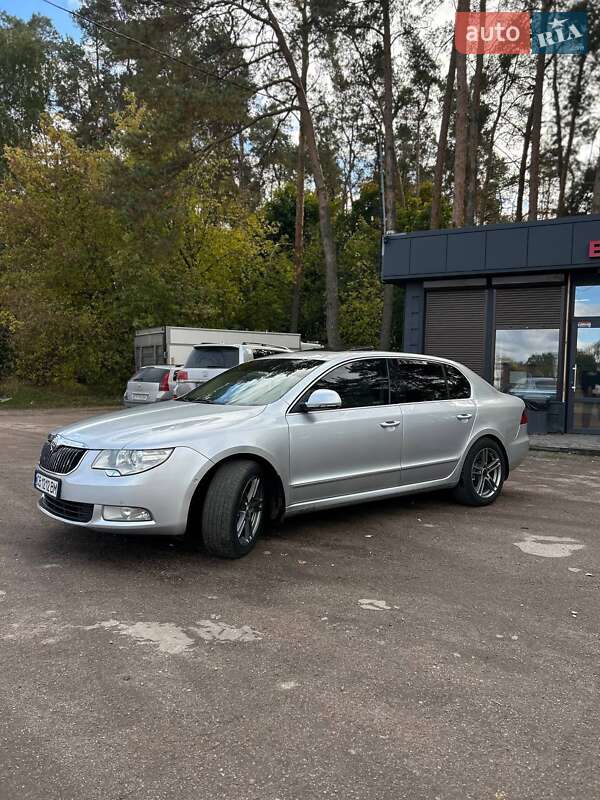 Лифтбек Skoda Superb 2010 в Нежине