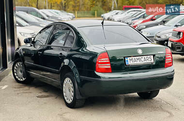 Ліфтбек Skoda Superb 2004 в 