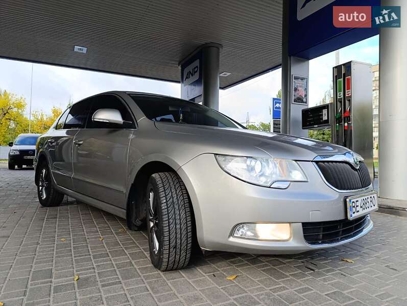Лифтбек Skoda Superb 2010 в Николаеве
