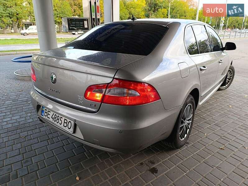 Лифтбек Skoda Superb 2010 в Николаеве