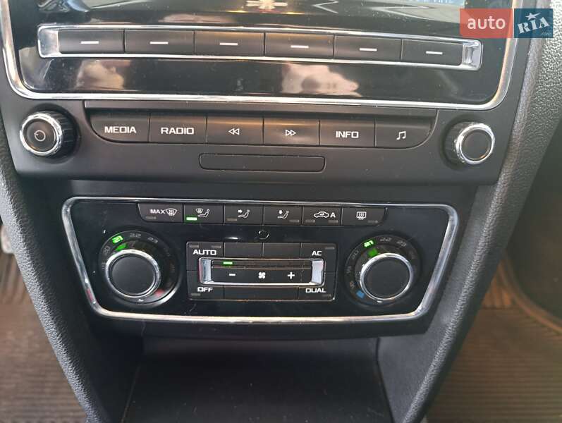 Лифтбек Skoda Superb 2010 в Николаеве