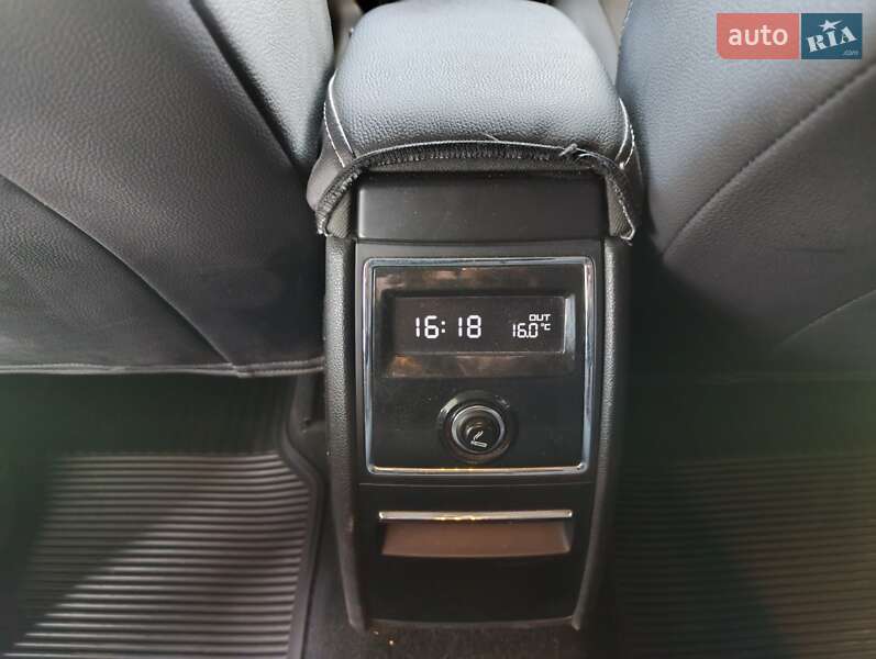 Лифтбек Skoda Superb 2010 в Николаеве
