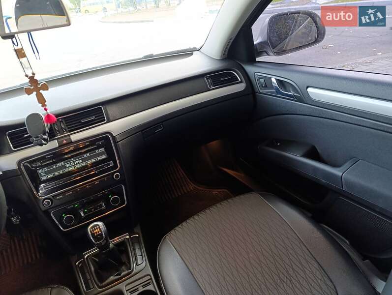 Лифтбек Skoda Superb 2010 в Николаеве