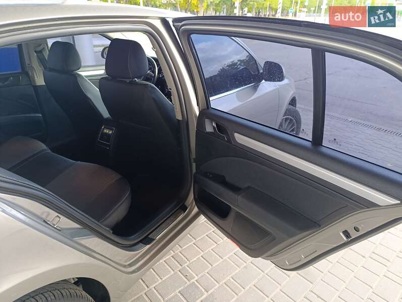 Лифтбек Skoda Superb 2010 в Николаеве