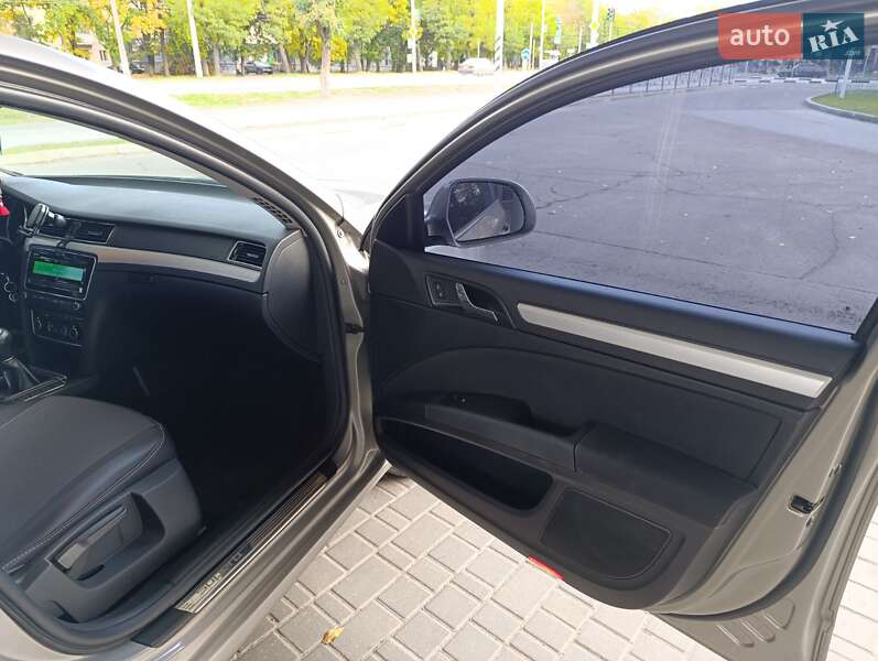 Лифтбек Skoda Superb 2010 в Николаеве