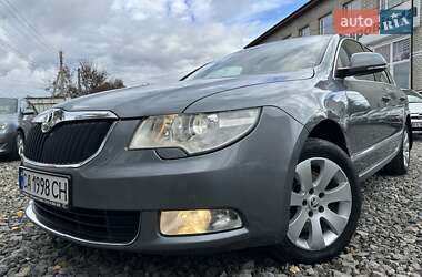 Ліфтбек Skoda Superb 2011 в  фото 4 Ліфтбек Skoda Superb 2011 в
