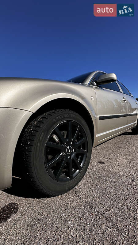 Лифтбек Skoda Superb 2003 в Черкассах