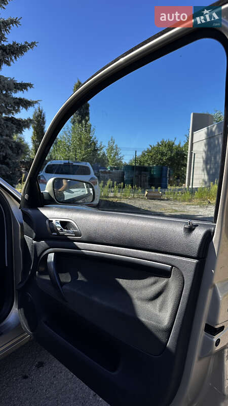 Лифтбек Skoda Superb 2003 в Черкассах