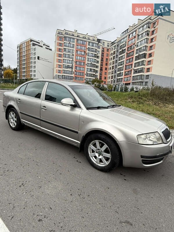 Лифтбек Skoda Superb 2006 в Львове