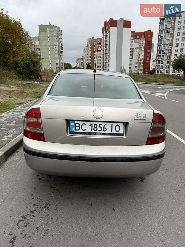 Лифтбек Skoda Superb 2006 в Львове