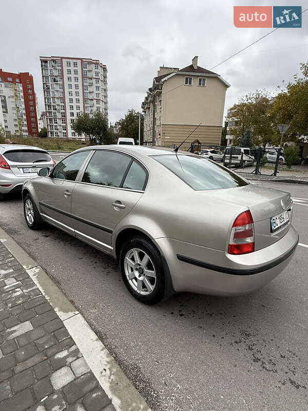 Лифтбек Skoda Superb 2006 в Львове