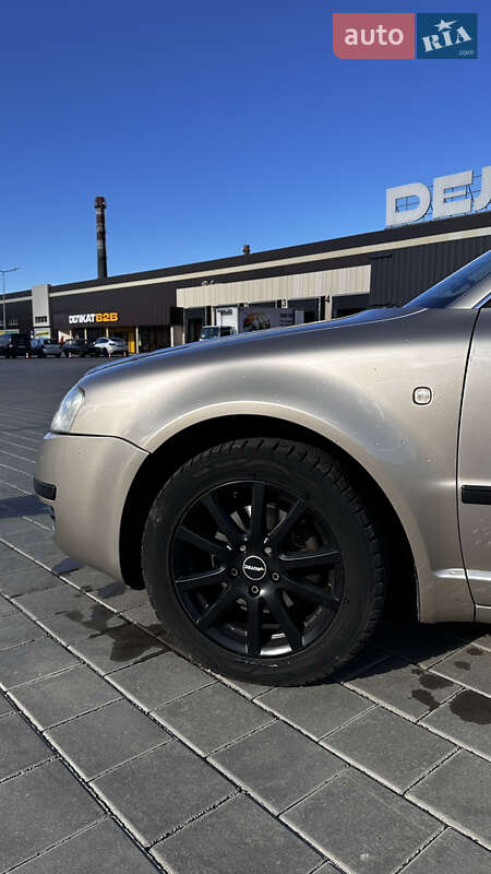 Лифтбек Skoda Superb 2003 в Черкассах